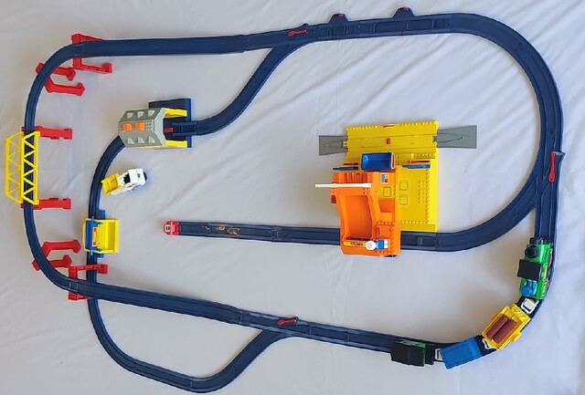 1992 accessory caboose doll europe power_car rail set tomy tomytrain toy train tt_freight_station tt_tomytrain_3_(1991) // 1074x727 // 205KB